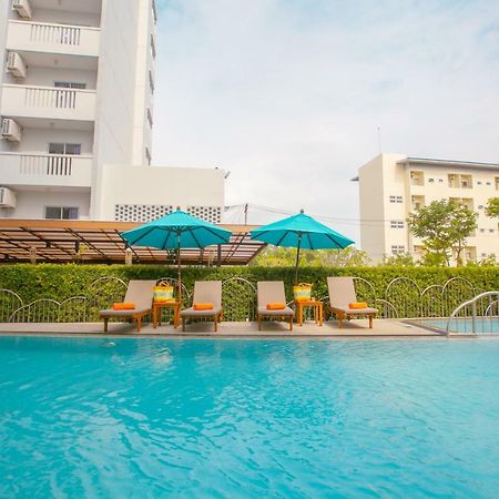 Recenta Phuket Suanluang Hotel Exterior foto