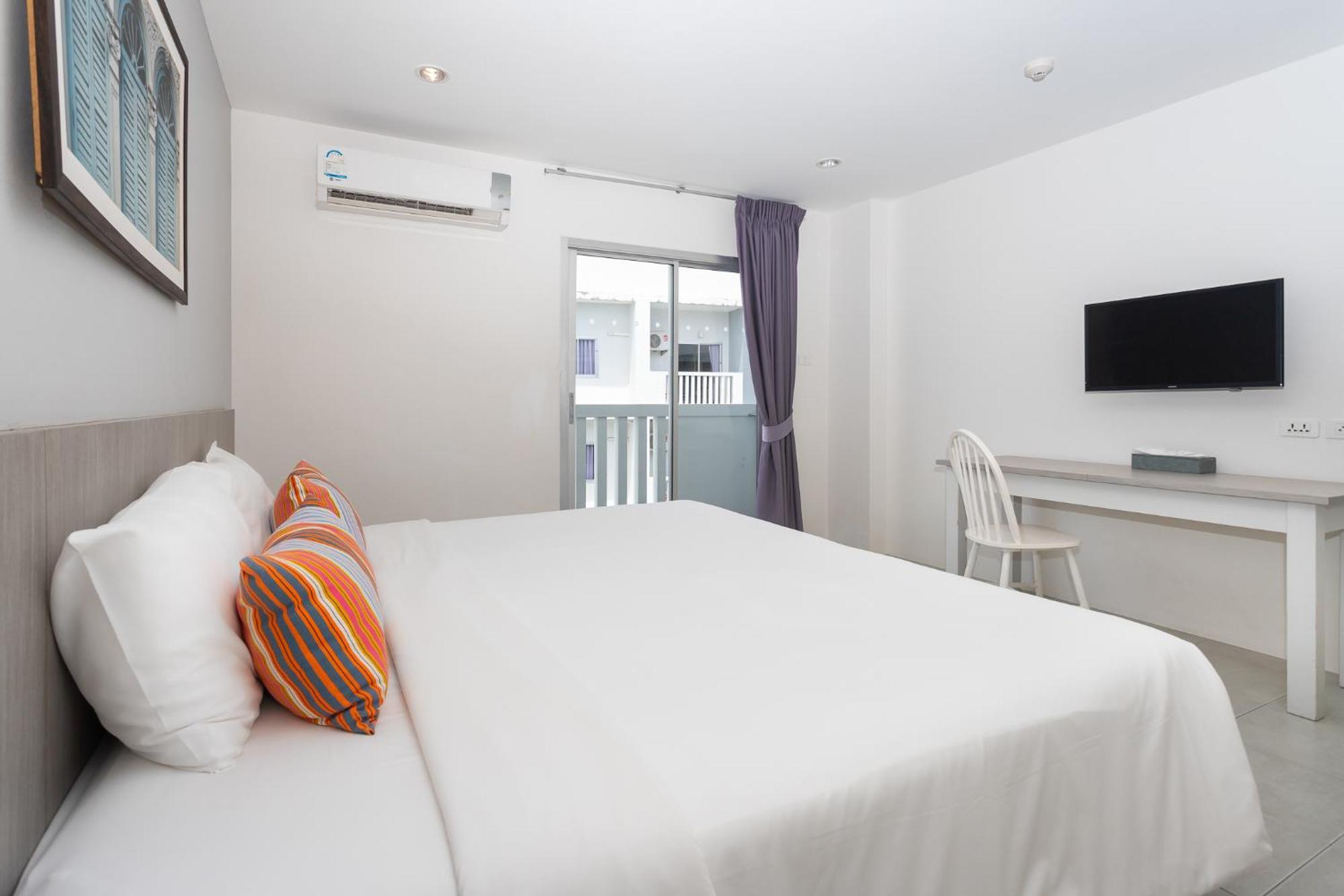 Recenta Phuket Suanluang Hotel Exterior foto