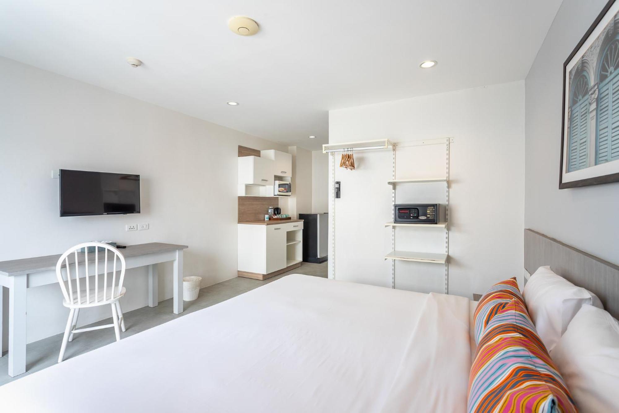 Recenta Phuket Suanluang Hotel Exterior foto
