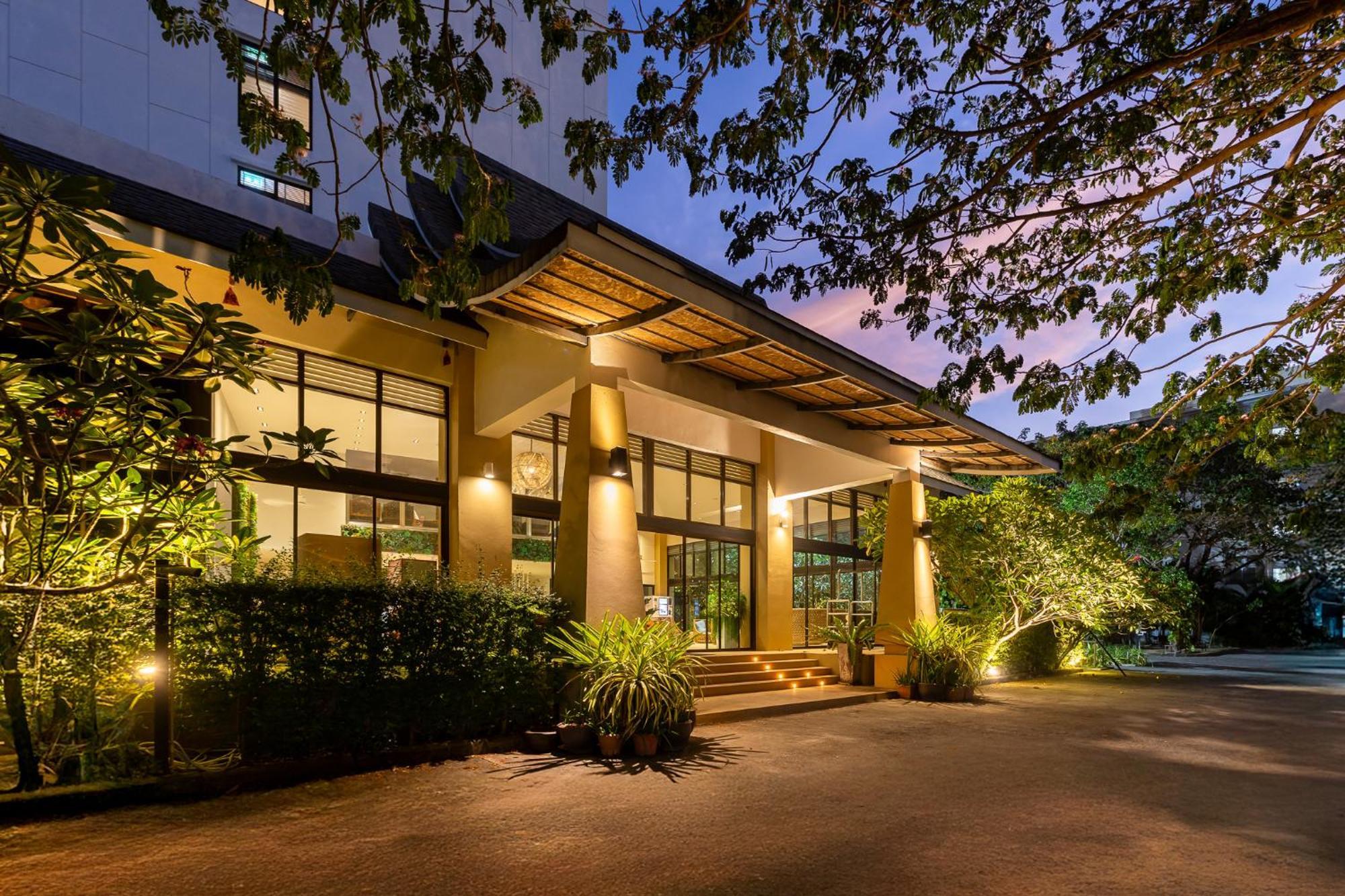 Recenta Phuket Suanluang Hotel Exterior foto